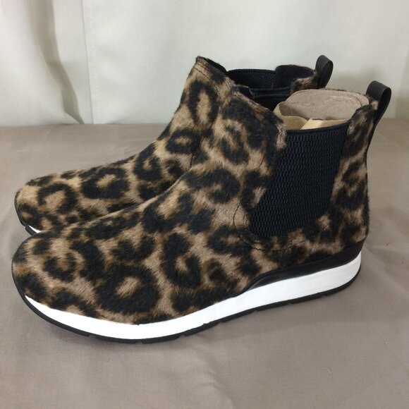 boc Shoes - NEW B.O.C. Kara Chelsea Boots Ankle Leopard Print Fabric Elastic Sides